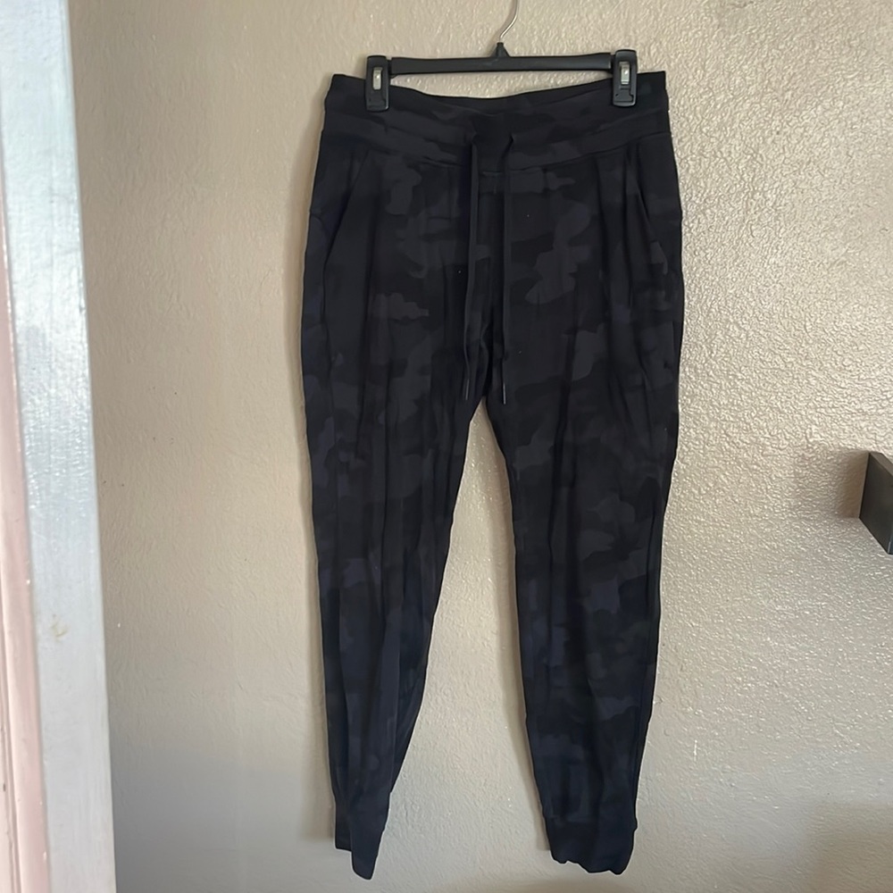 lululemon camo jogger